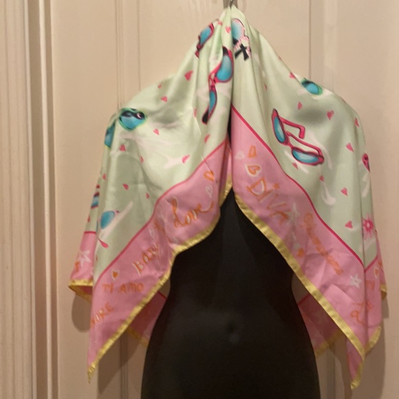 Blumarine silk scarf 🧣 - Picture 6 of 10